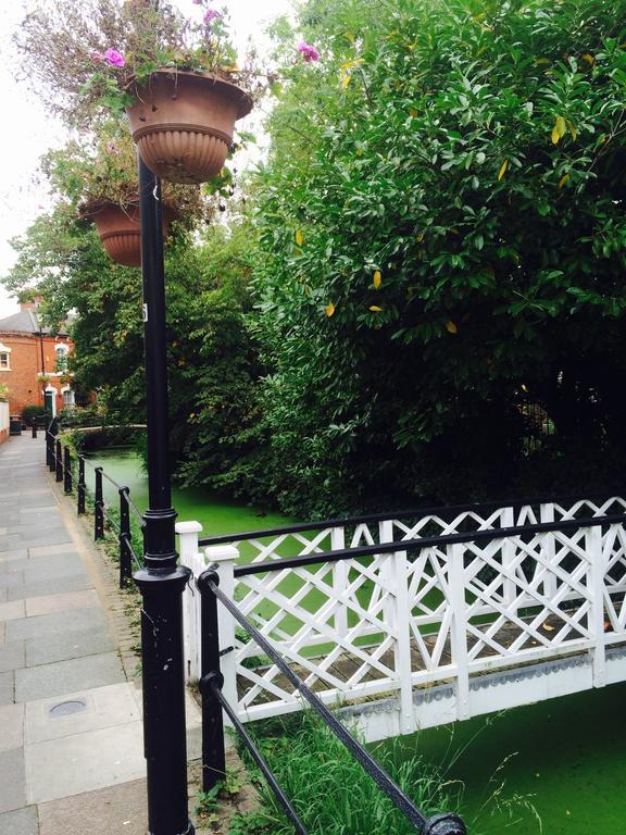 Holtwhites Hotel Enfield Exterior photo